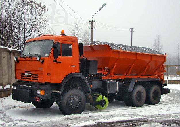 Пескоразбрасыватель на шасси